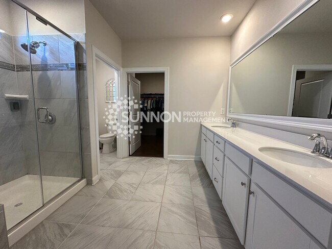 Building Photo - Gorgeous 3 Bed 3 Bath Home in Huntersville