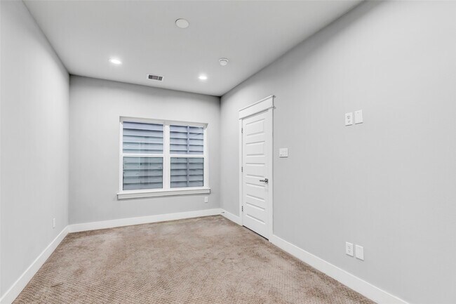 Building Photo - 3309 Baron St