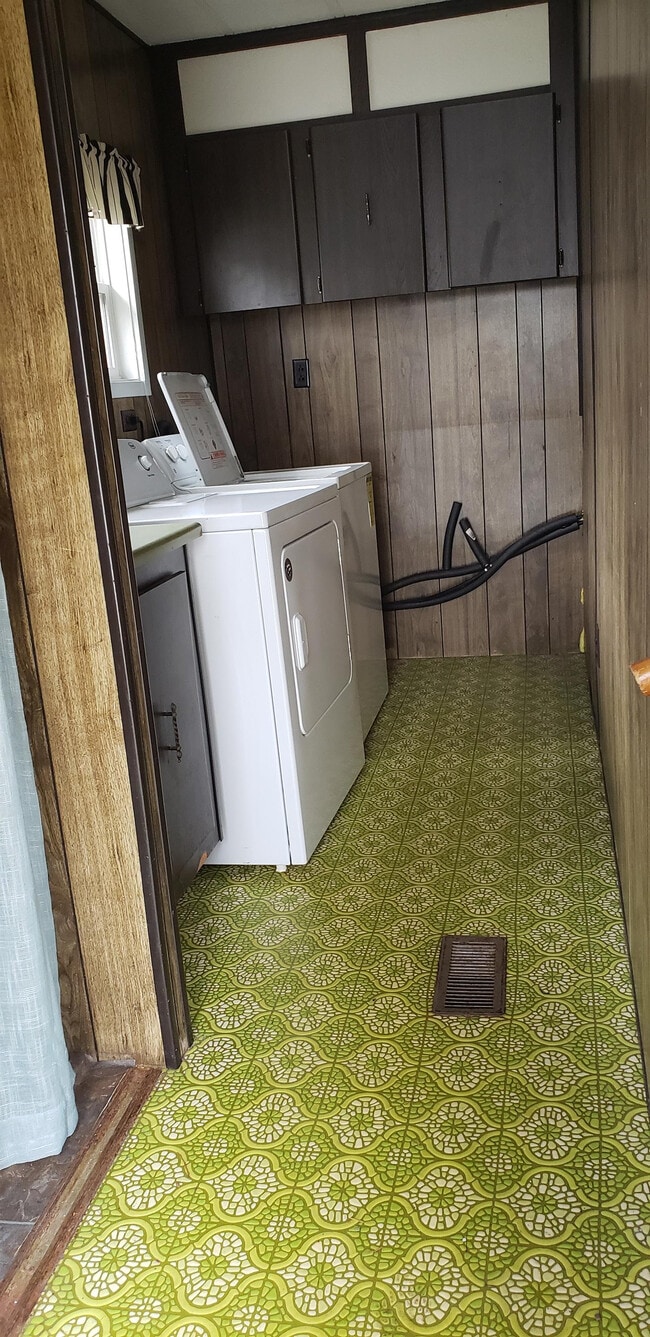 Building Photo - 19766 Park Rd