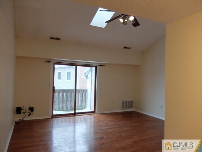 Building Photo - 4906 Ravens Crest Dr