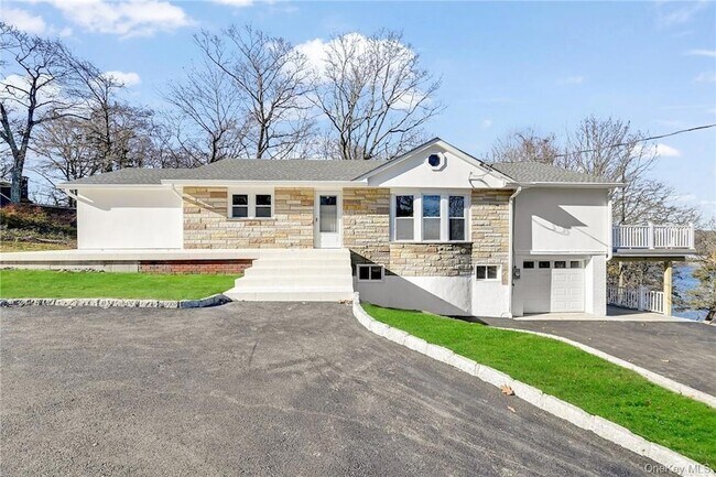 Building Photo - 225 Hilltop St