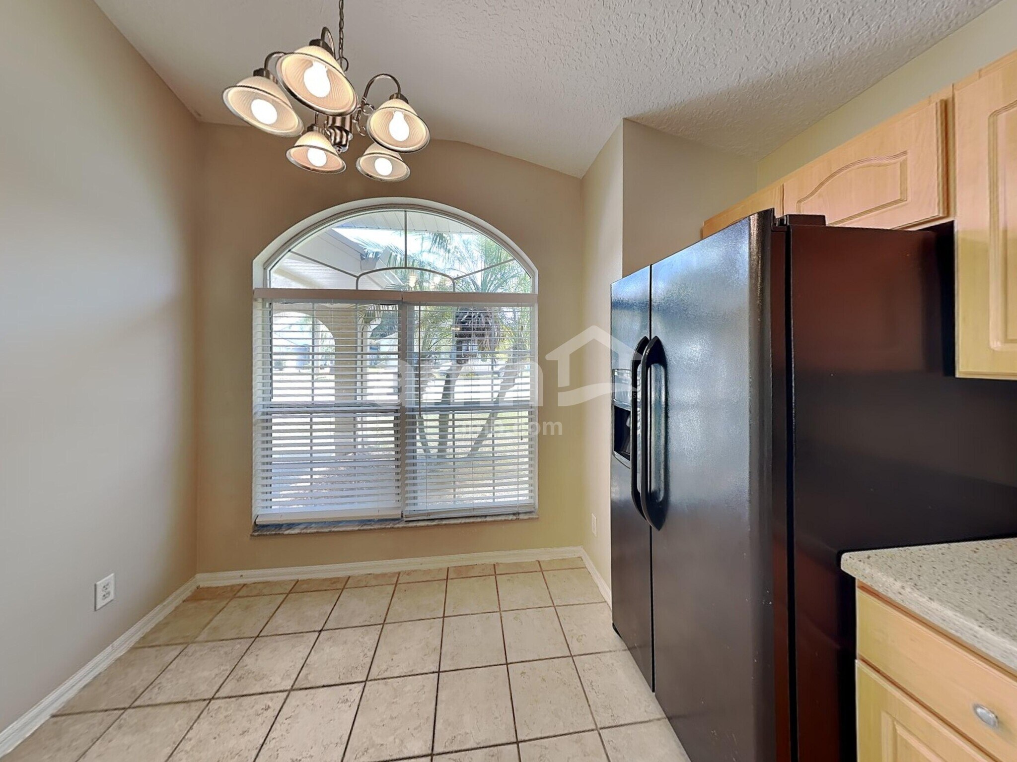 Building Photo - 2465 Saint Pauls Dr