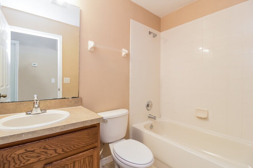 Building Photo - 1524 Lalique Ln
