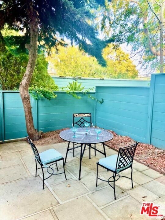 Building Photo - 5286 Village Green