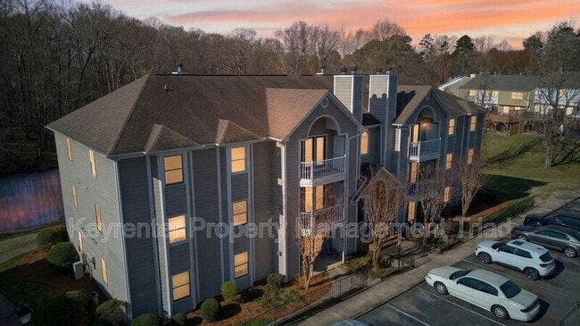 Building Photo - 3701 Cotswold Terrace