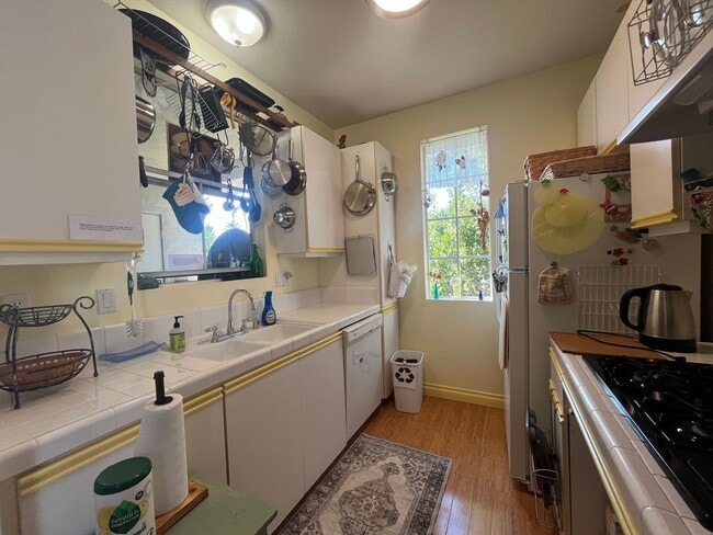 Building Photo - Stylish Second-Floor Condo in Sabre Springs – San Diego