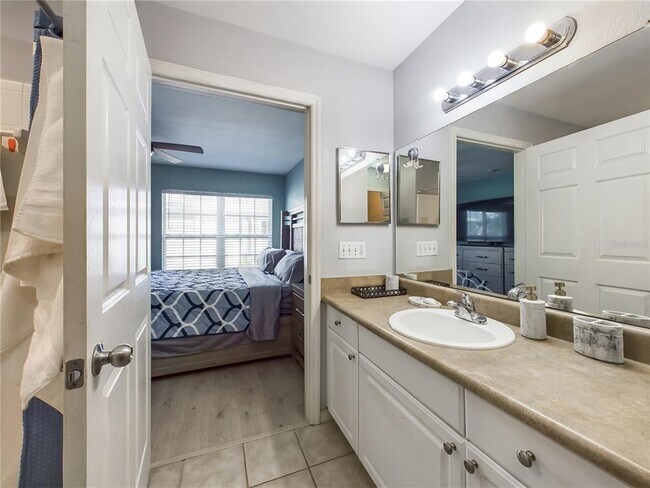 Building Photo - 5521 Rosehill Rd