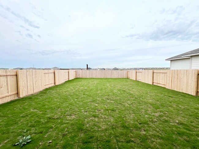 Building Photo - 3 bedroom, 2.5 bath home for lease