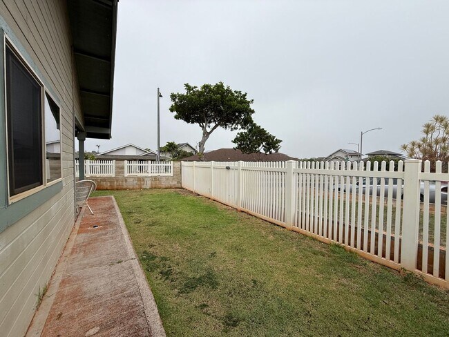 Building Photo - 94-1098-1098 Awalua St
