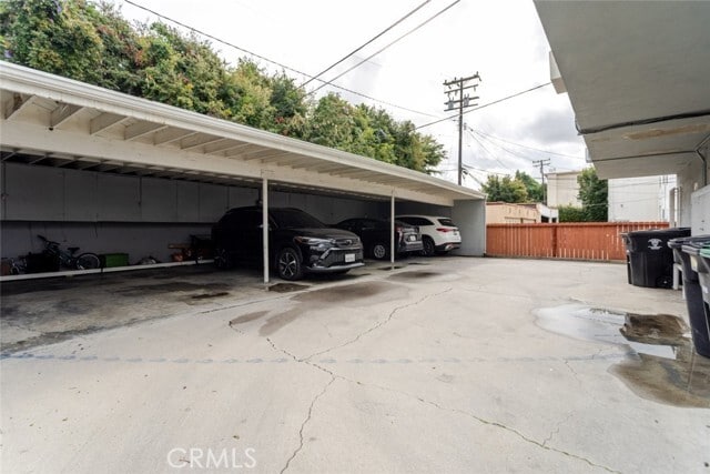 Building Photo - 204 S Arnaz Dr