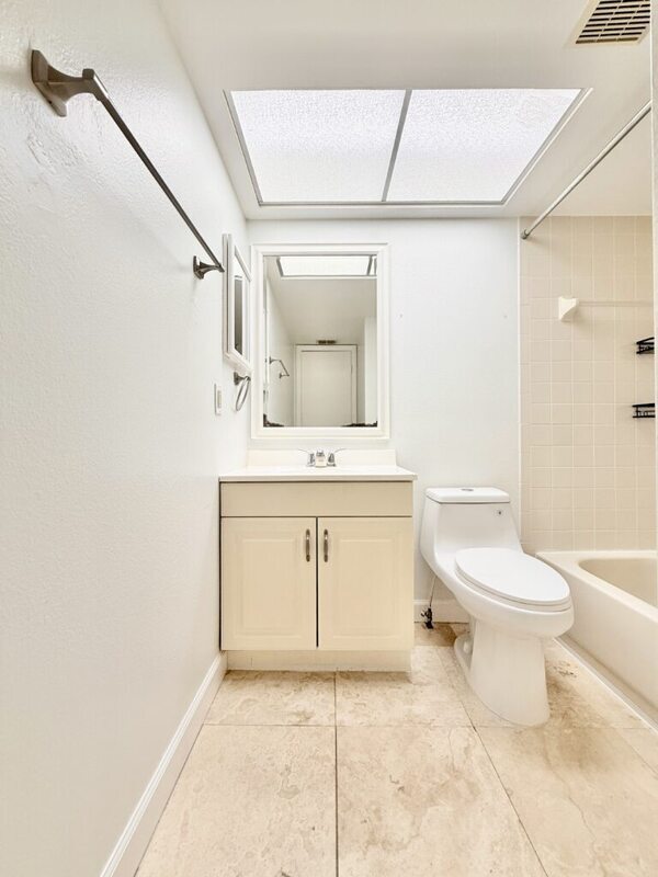 Building Photo - 2131 Ridge Rd