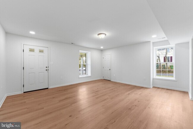 Building Photo - 2210 New Falls Rd