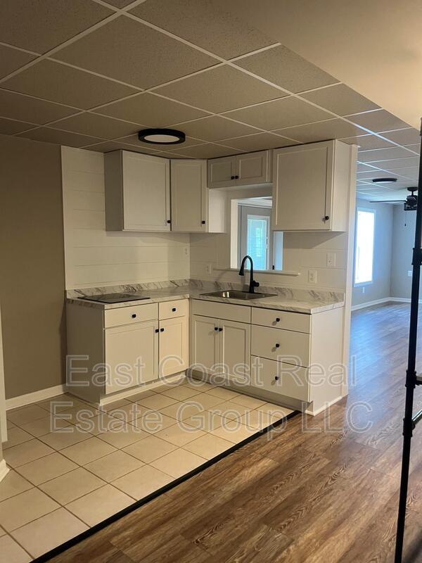 Building Photo - 18061 Crampton Ln