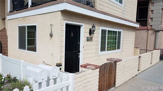 Primary Photo - 304 E Balboa Blvd