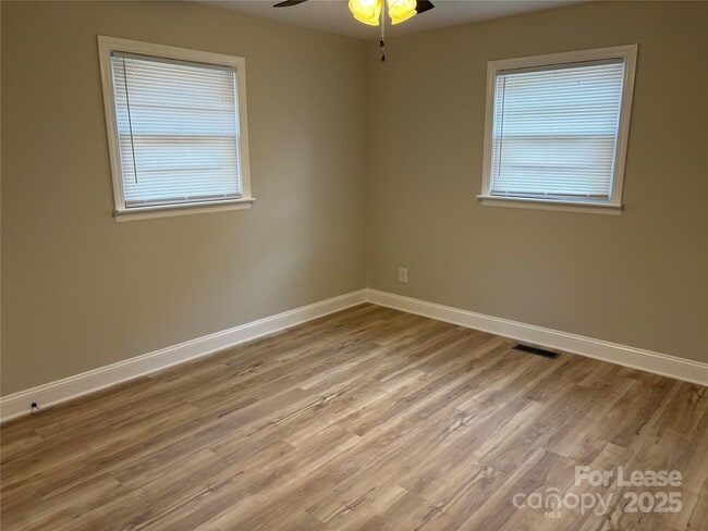 Building Photo - 1222 Long Shoals Rd