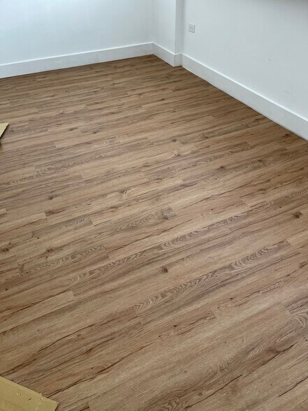 Building Photo - 905 Brickell Bay Dr