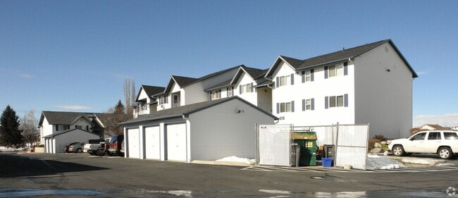 Building Photo - 1416 N McDonald Rd