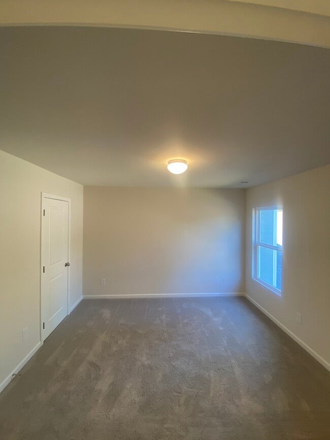 Building Photo - 28 Russet Wy