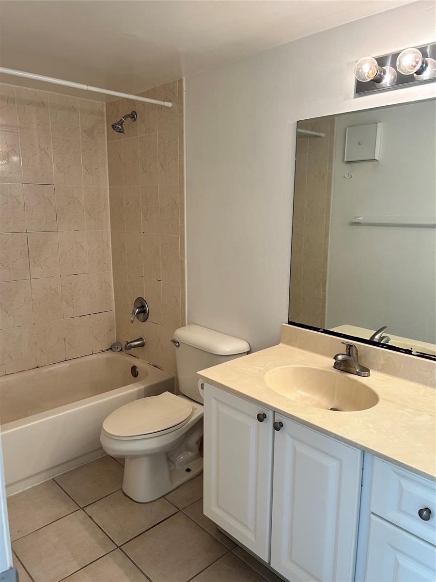 Building Photo - 711 SW 113th Way