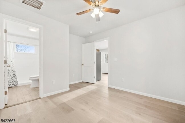 Building Photo - 7 Mountain Rd