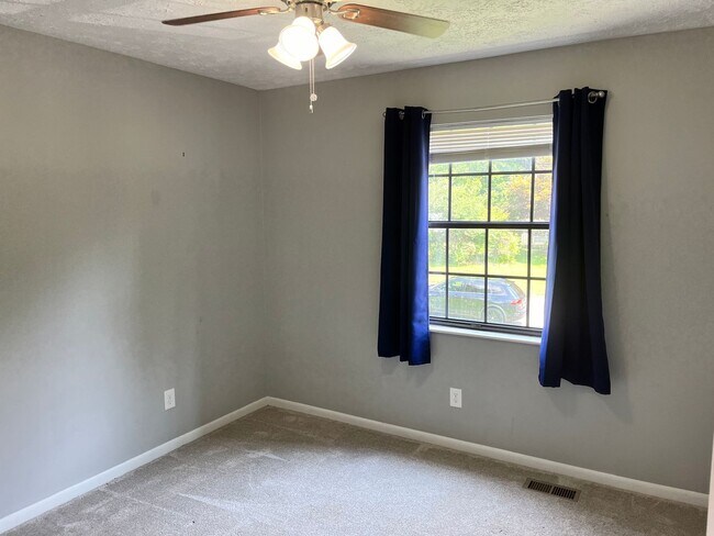 Building Photo - 3BR/ 1.5BA, Home in Rocky Hill