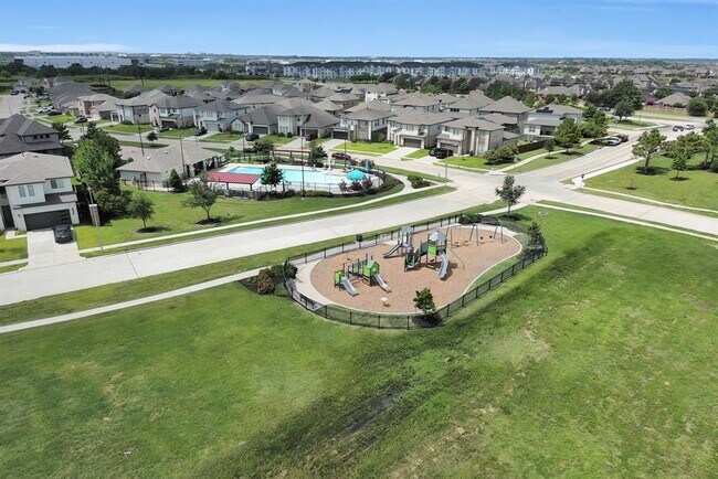 Building Photo - 22614 Petrizzi Ln