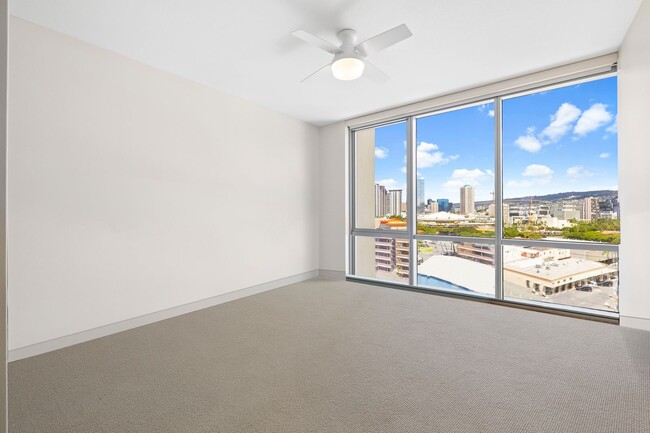 Building Photo - Spacious 2BR/2BA with Beautiful Mountain V...