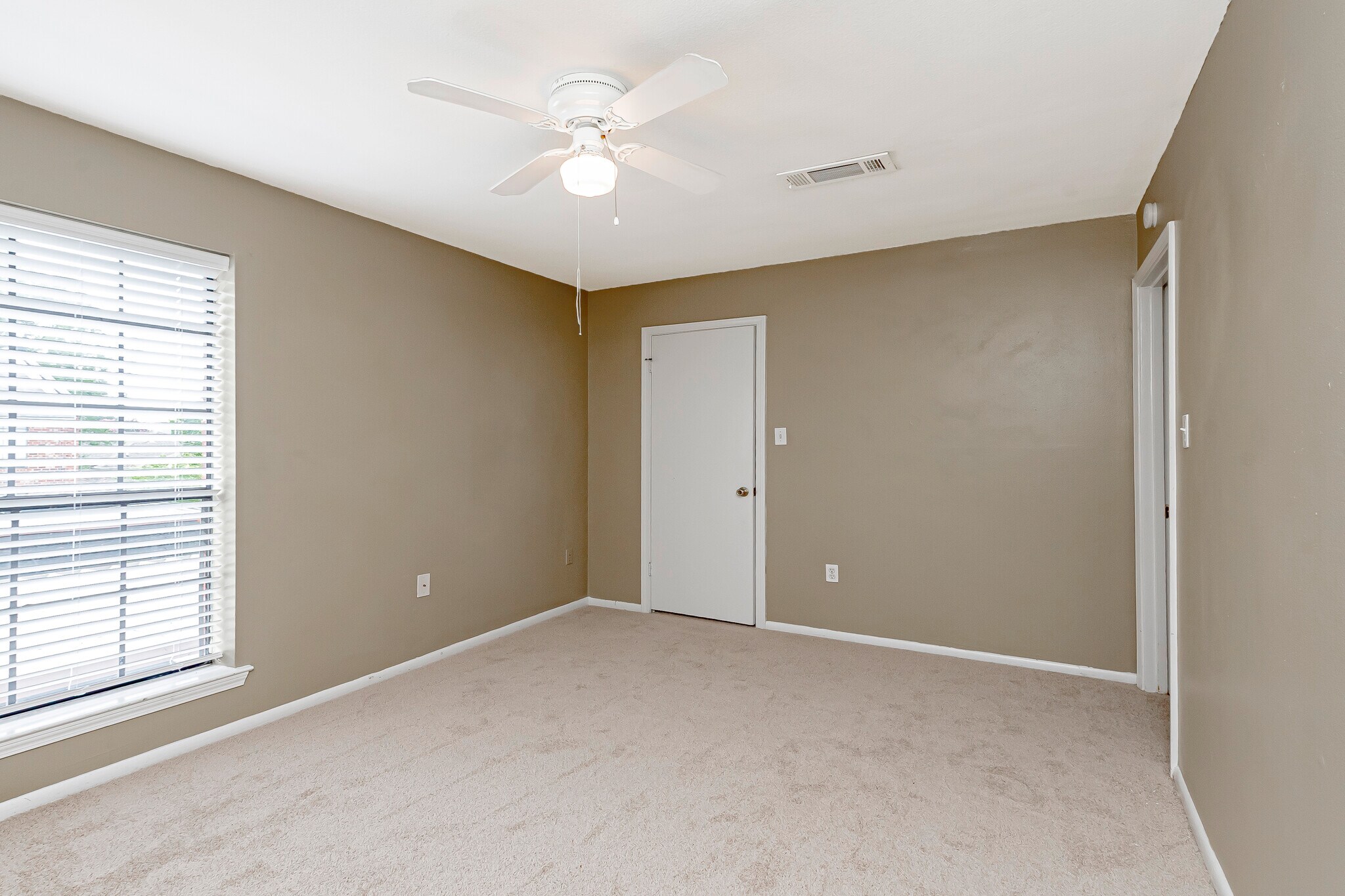 Bedrooms have new carpet - 4352 Stumberg Ln