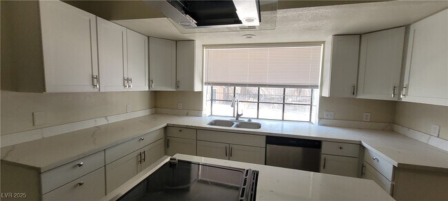 Building Photo - 7664 Angel Crest Cir