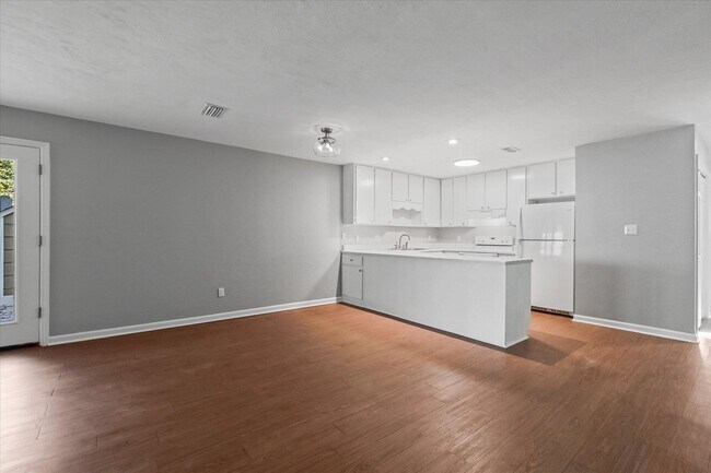 Building Photo - 3108 Ironwood Dr