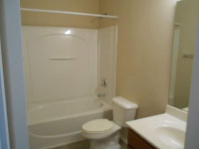 Building Photo - 3 bedroom, 3 bath townhome in Kiskadee Parke