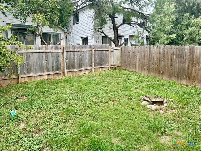 Building Photo - 130 Cedargrove