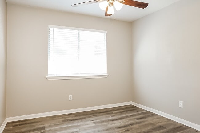 Building Photo - 4011 Teal Vista Ct