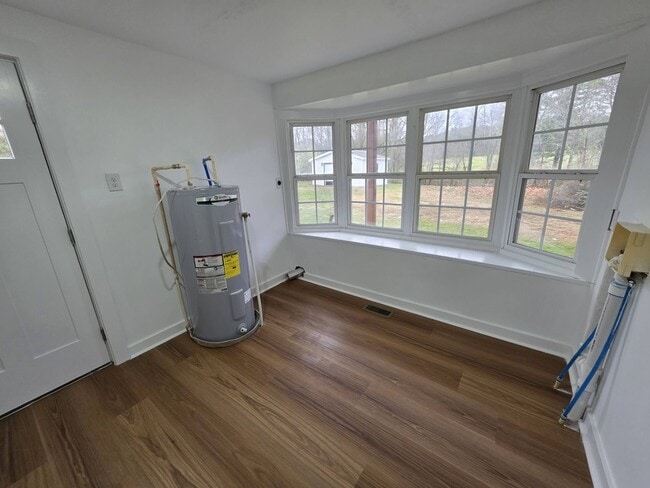 Building Photo - 986 Old Mail Rd