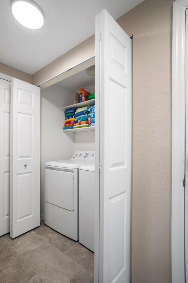 Building Photo - ** THE TIDES AT PELCIAN LANDING ** 2 BED /...