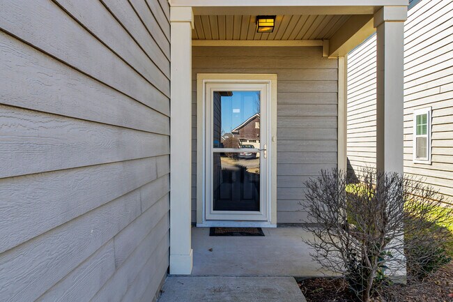 Building Photo - 1018 Hemlock Dr