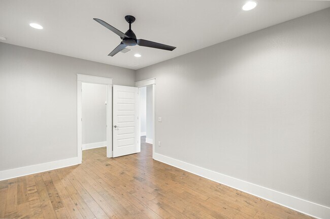 Building Photo - 56 Penelope St