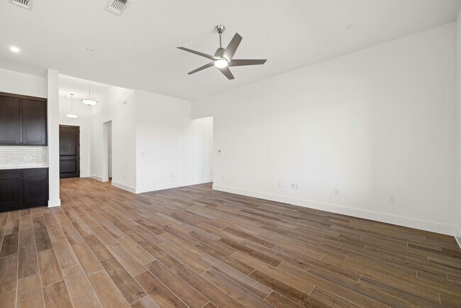 Building Photo - 112 Oakley Pass