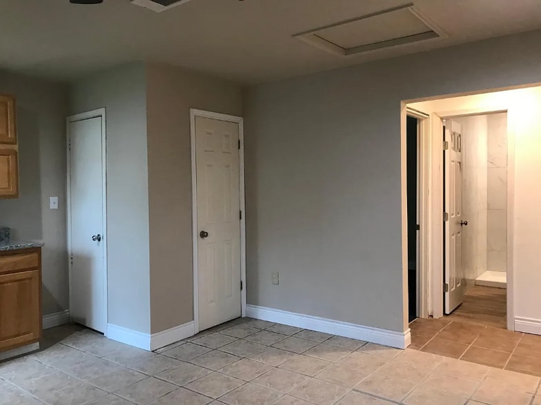 Building Photo - 6009 Jacqueline Ln