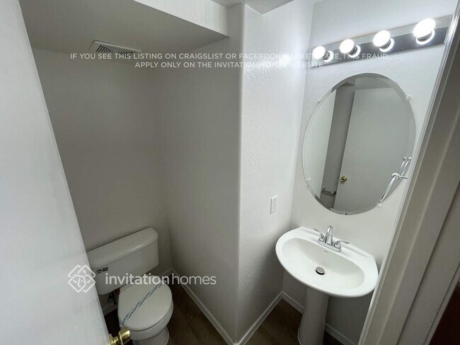 Building Photo - 5319 W Fulton St