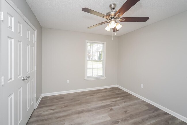 Building Photo - 4305 Satin Oak Cove