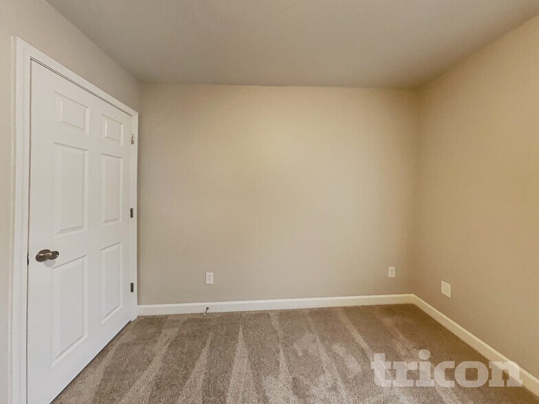 Building Photo - 309 Peachtree Rd