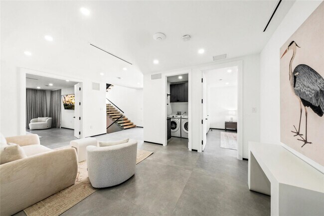 Building Photo - 3320 NE 17th St