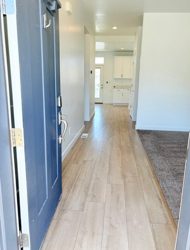 Building Photo - 2693 E Gambel Oaks Dr