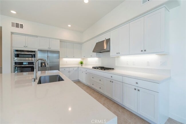 Building Photo - 121 Baluster