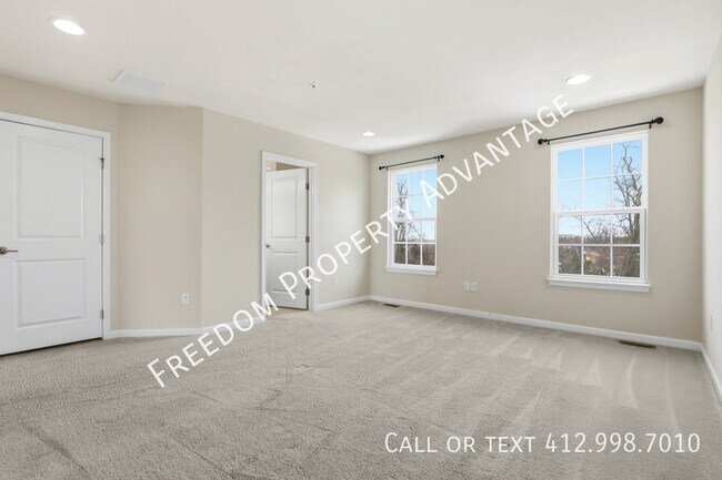 Building Photo - 412 Olive Ln