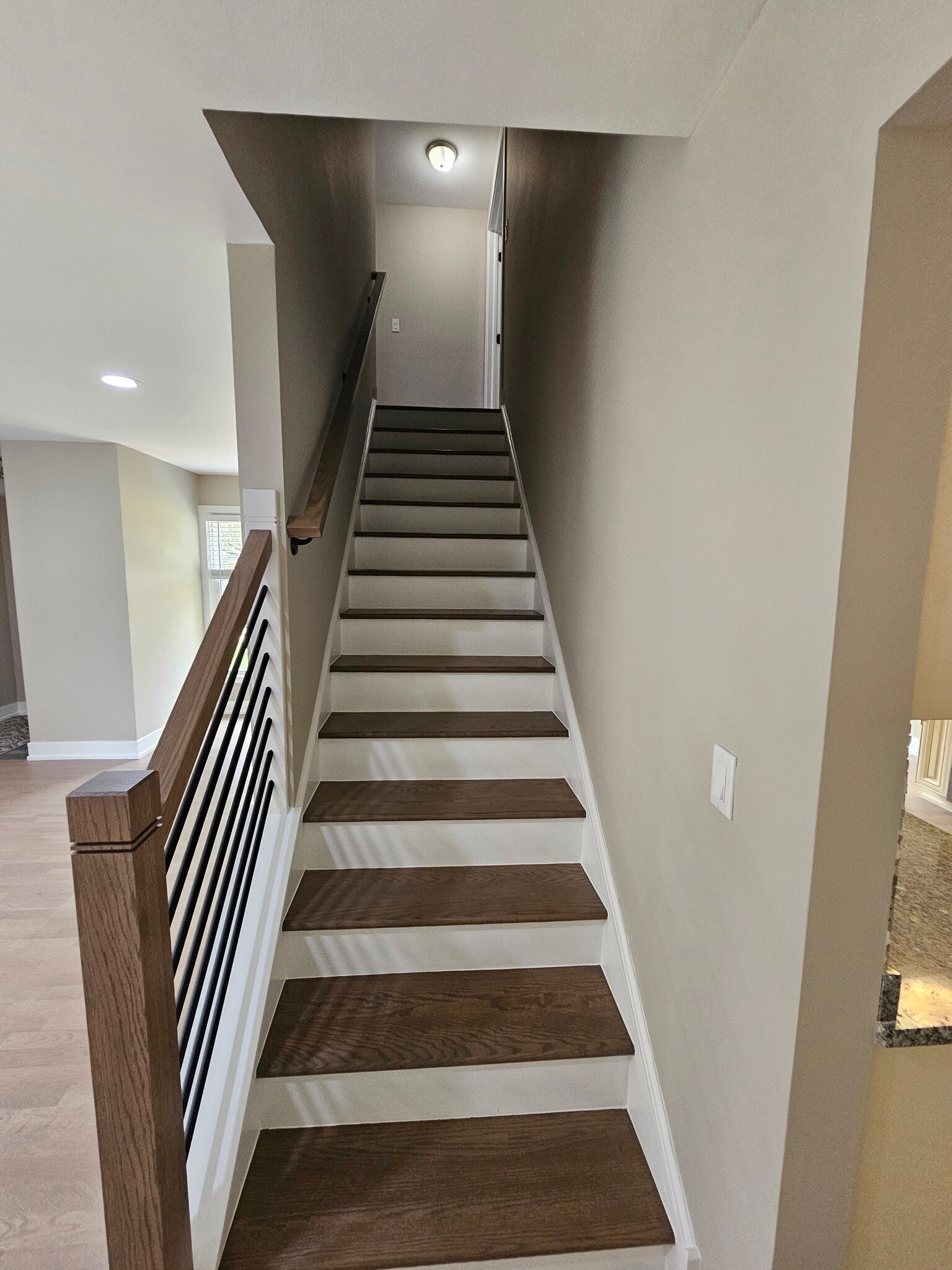 Building Photo - 627 Shaw Ct