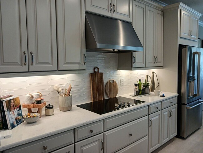 Building Photo - Here is your chance to live in Model Home!...