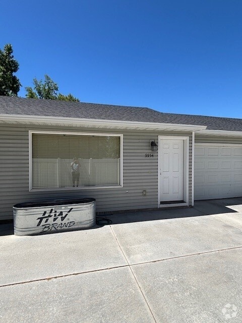 Building Photo - 9954 W Utahna Rd
