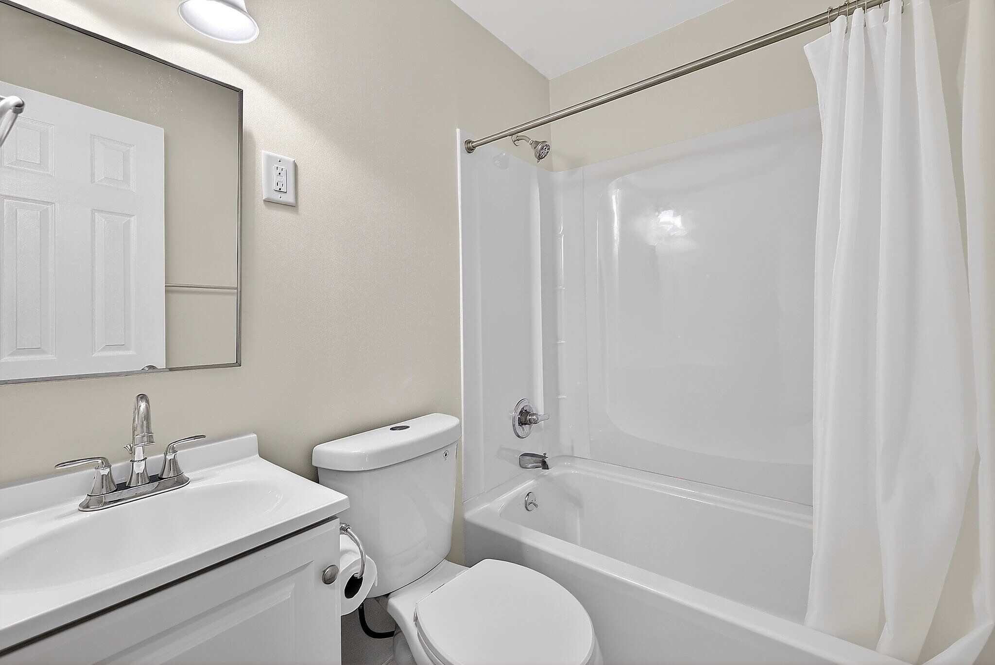 Building Photo - 1310 Kenilworth Dr SW